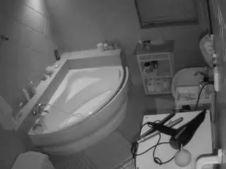 Voyeurcam-julmodels-bath-1st-2  live sex cam