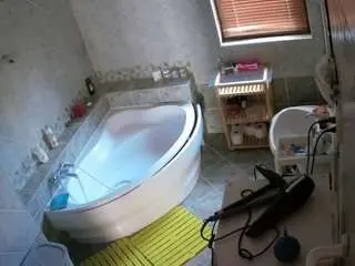 Voyeurcam-julmodels-bath-1st-2  live sex cam