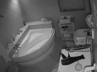 Voyeurcam-julmodels-bath-1st-2  live sex cam