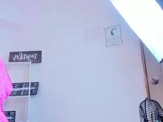Emily-loppez  live sex cam