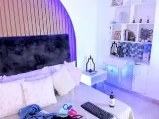 Karlagonzales  live sex cam