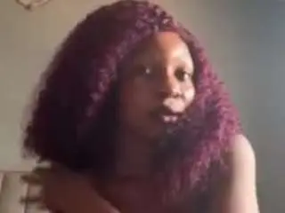 Qwindrip  live sex cam