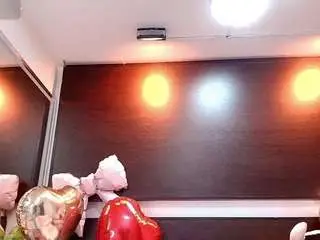 Tinny18  live sex cam