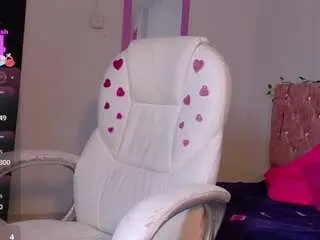 Aryahmoon  live sex cam