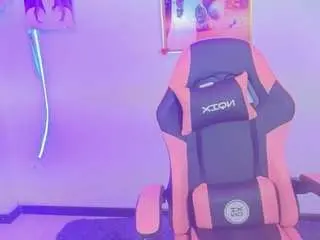 Aryahmoon  live sex cam
