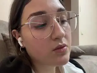 Temikamcginity  live sex cam