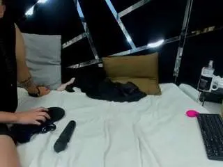 Alyssaandnoah  live sex cam