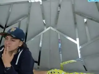 Alyssaandnoah  live sex cam