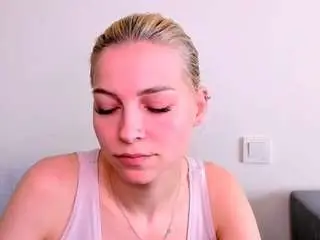 Kristihoward  live sex cam