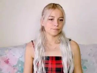 Kristihoward  live sex cam