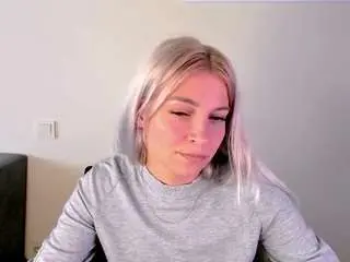 Kristihoward  live sex cam