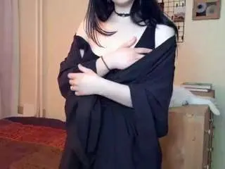 Latonyahurlebaus  live sex cam