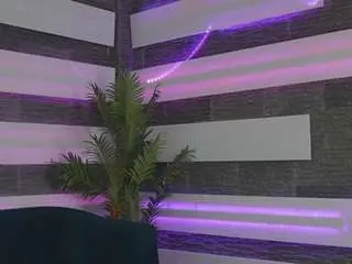 Sassyivana  live sex cam