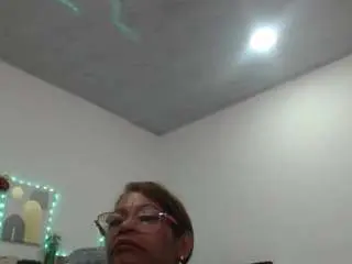 Bustyxmilf  live sex cam