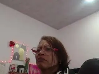 Bustyxmilf  live sex cam