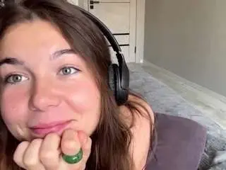 Julianegysin  live sex cam