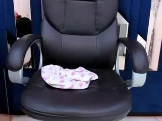 Koraliness  live sex cam