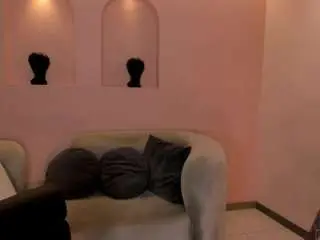 Naomii-campbell  live sex cam