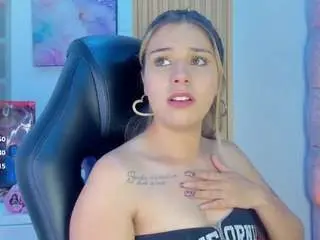 Sloppy-kitty  live sex cam