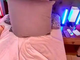 Clara-mylers  live sex cam