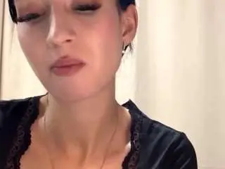 Garnetgugino  live sex cam