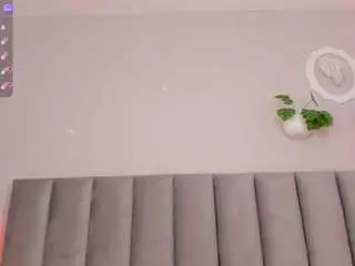 Tinacurly  live sex cam