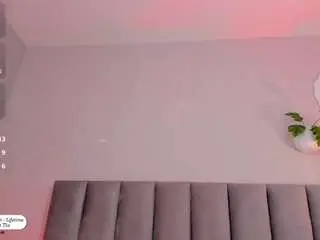 Tinacurly  live sex cam