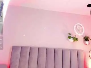 Tinacurly  live sex cam