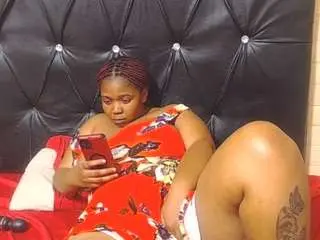 Curvyamara-250  live sex cam