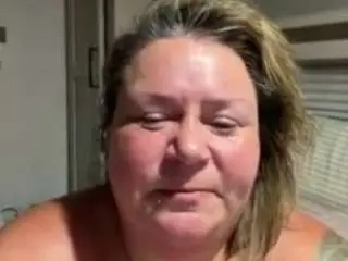 Selfcarebaddie  live sex cam