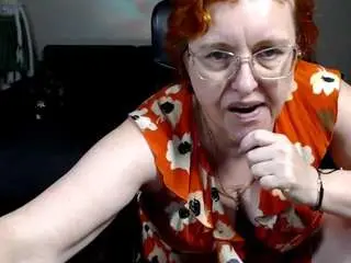 Curvyjoanna  live sex cam