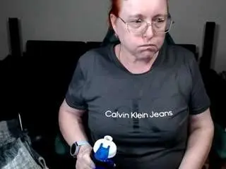 Curvyjoanna  live sex cam