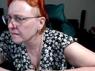 Curvyjoanna  live sex cam