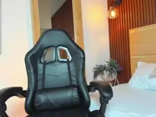 Duna23  live sex cam