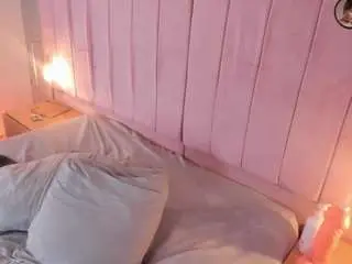 Hillary-collins  live sex cam