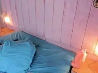 Hillary-collins  live sex cam