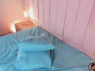 Hillary-collins  live sex cam