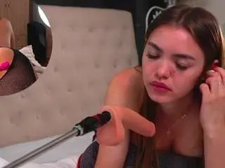 Lynettearrowsmith  live sex cam