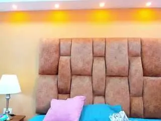 Miiahot  live sex cam