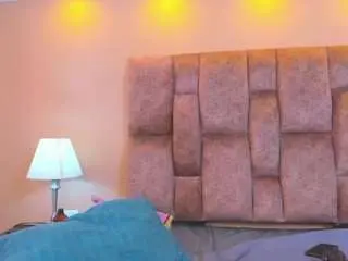 Miiahot  live sex cam