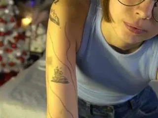 Charlywills  live sex cam