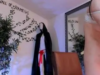 Eastern-latinas  live sex cam