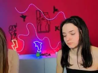 Lole-ti  live sex cam