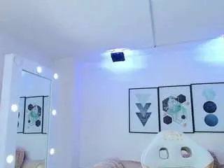 Tamaragrays  live sex cam