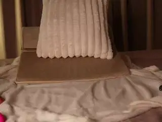 Cyberleah  live sex cam