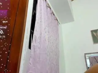 Emeraldblonde  live sex cam