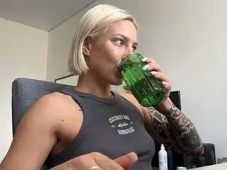 Hotsweetbb  live sex cam