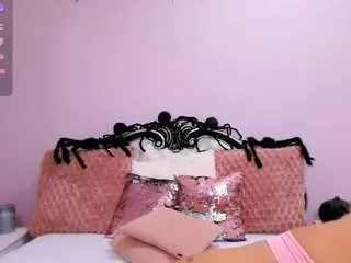 Foxyserenax  live sex cam