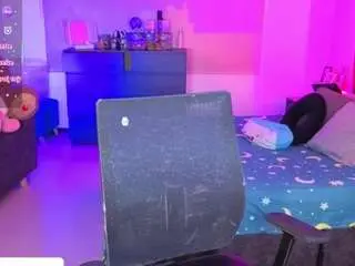 Ivynaugthyqueen  live sex cam
