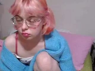 Katiemelone  live sex cam